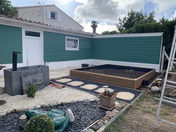 Maison
         4 pièces
        - 85 m² Exclusivité 128 000 € *