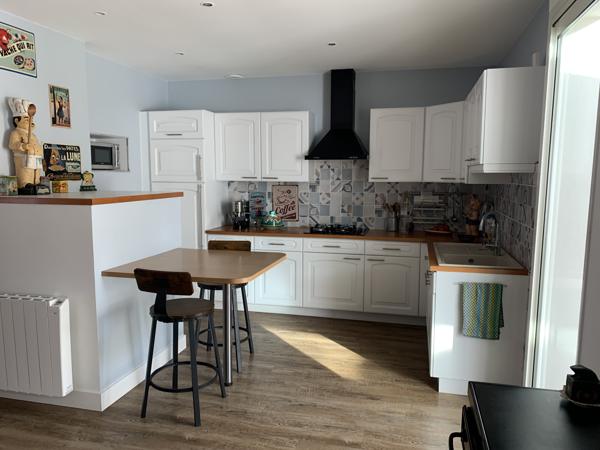 Maison
         4 pièces
        - 85 m² Exclusivité 128 000 € *
