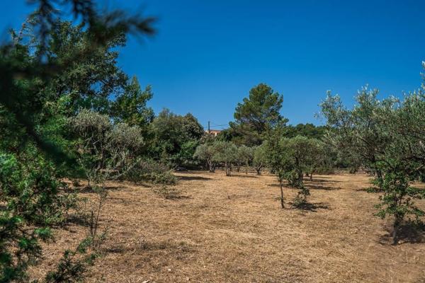 A VENDRE ! FLAYOSC TERRAIN CONSTRUCTIBLE 1615 m²