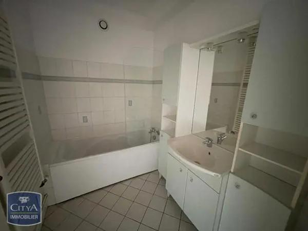 Appartement à louer 3 pièces 69.79m²