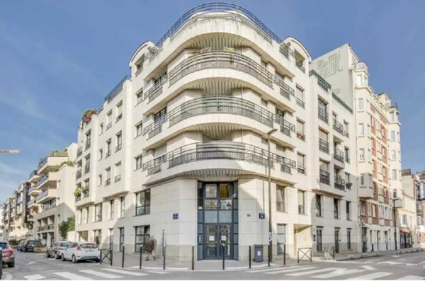 Bureaux à louer à Boulogne-Billancourt duplex lumineux avec terrasse