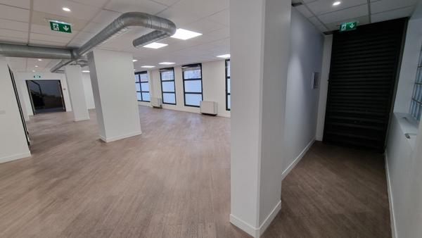Bureaux à louer à Boulogne-Billancourt duplex lumineux avec terrasse