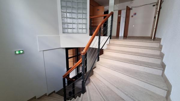 Bureaux à louer à Boulogne-Billancourt duplex lumineux avec terrasse