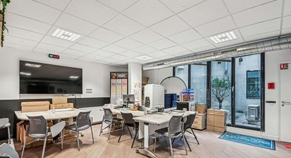 Bureaux à louer à Boulogne-Billancourt duplex lumineux avec terrasse
