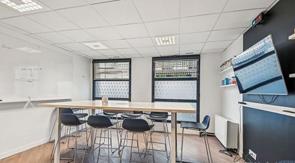 Bureaux à louer à Boulogne-Billancourt duplex lumineux avec terrasse