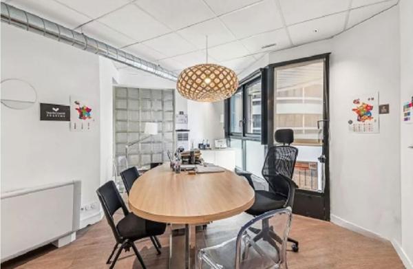 Bureaux à louer à Boulogne-Billancourt duplex lumineux avec terrasse