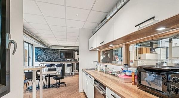Bureaux à louer à Boulogne-Billancourt duplex lumineux avec terrasse