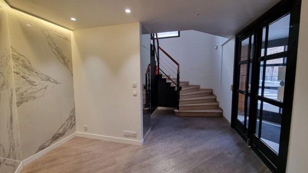 Bureaux à louer à Boulogne-Billancourt duplex lumineux avec terrasse