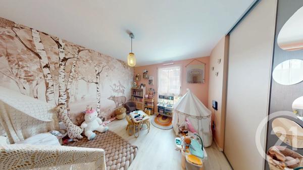 Appartement T4 à vendre  4 pièces - 113 m 2   MONTLEBON  - 25
