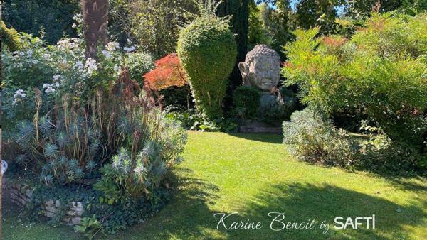 Maison d'archithecte avec une vue panoramique sur la Seine