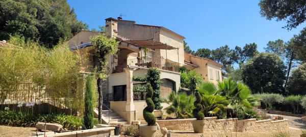 Magnifique maison familiale de 289 m² dans un havre de paix