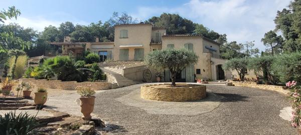 Magnifique maison familiale de 289 m² dans un havre de paix