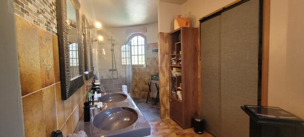 Magnifique maison familiale de 289 m² dans un havre de paix