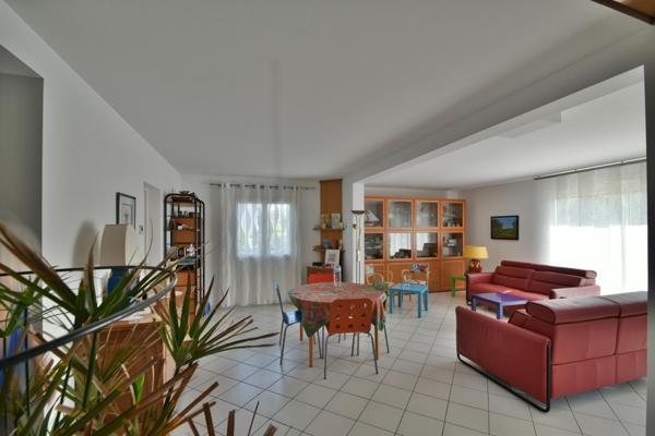 maison 5 chambres à 2 pas de l'hôpital  et des cliniques