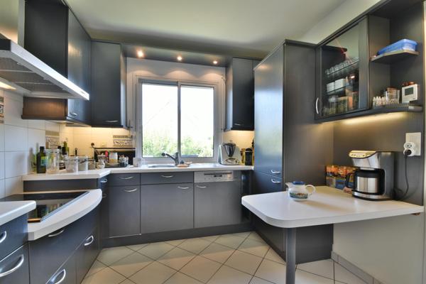 maison 5 chambres à 2 pas de l'hôpital  et des cliniques