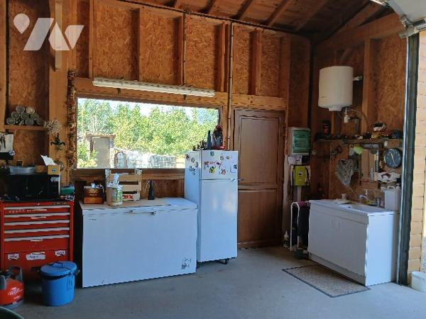 Garage / bâtiment à vendre à BECELEUF (79160)
