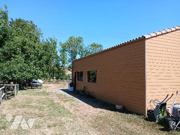 Garage / bâtiment à vendre à BECELEUF (79160)
