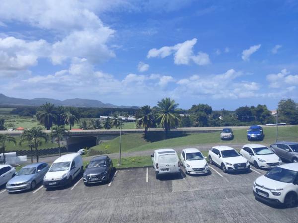 Location Fonds de commerce 1 pièces à Ducos