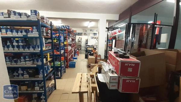 Local commercial à vendre 166m²