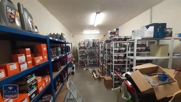 Local commercial à vendre 166m²