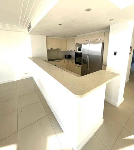 Appartement d'exeption , dernier étage, cannes californie vue mer