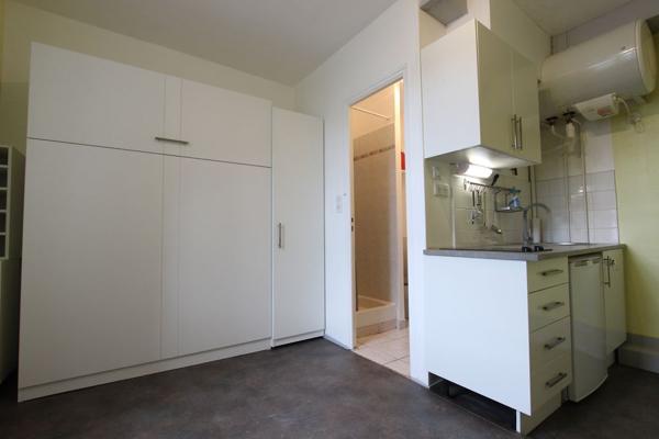 location d'un studio meublé de 14m² au centre ville Quimper