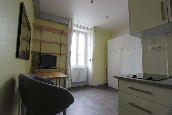 location d'un studio meublé de 14m² au centre ville Quimper