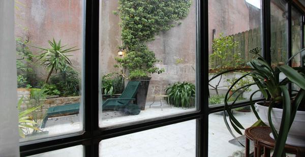 LE TRIPLEX & SA TERRASSE, EN DEUX APPARTEMENTS, FACE À SA CATHÉDRALE. - L'agence Immobilier & Associés