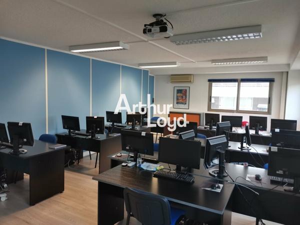 BUREAUX A LOUER 240 M² SAINT LAURENT DU VAR
