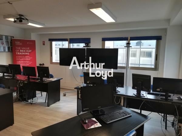 BUREAUX A LOUER 240 M² SAINT LAURENT DU VAR