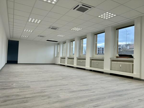 BUREAUX à LOUER de 111 m²