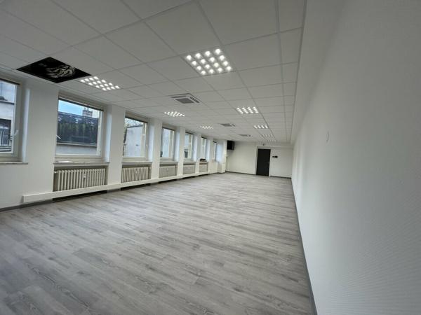 BUREAUX à LOUER de 111 m²