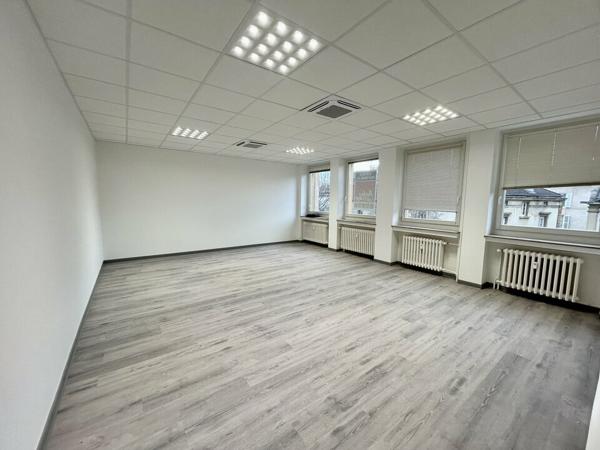BUREAUX à LOUER de 111 m²