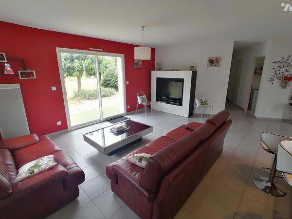 MAISON de plain-pied sur un parc arboré de 3500m².