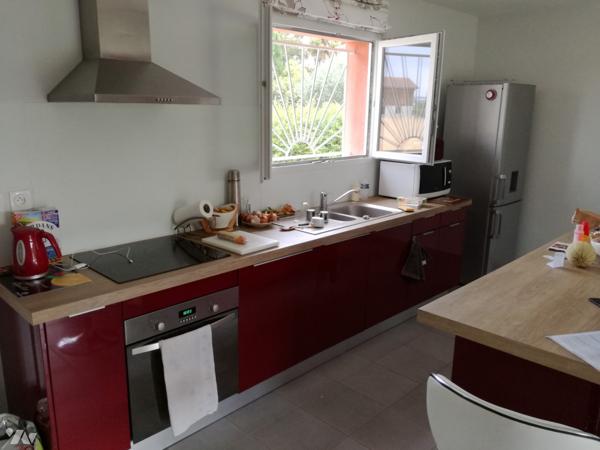 MAISON de plain-pied sur un parc arboré de 3500m².