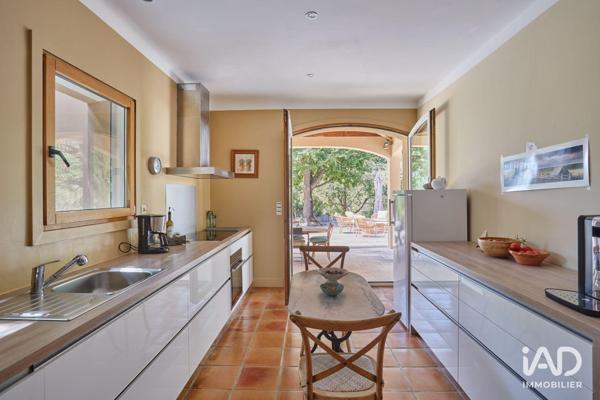 Maison à vendre 7 pièces 330 m² Aix-en-Provence