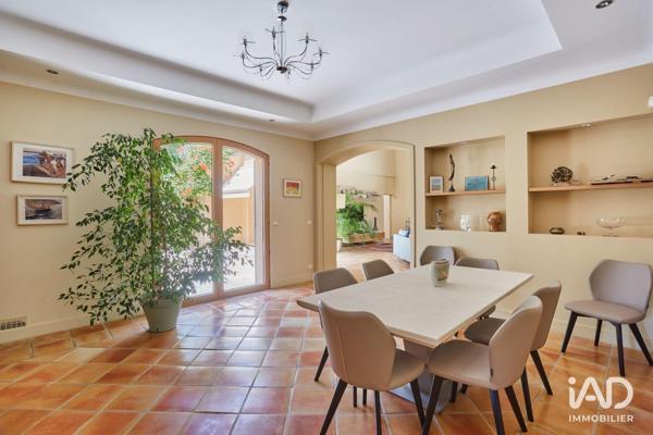 Maison à vendre 7 pièces 330 m² Aix-en-Provence