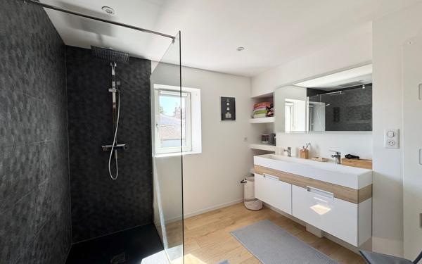 Maison à vendre    4 pièces •  La Rochelle