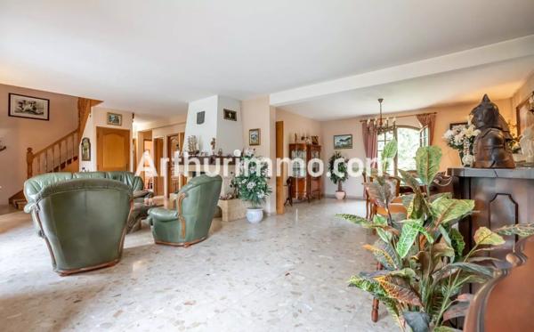 Vente Propriété 8 pièces 205 m2 à Thorigny-sur-Marne