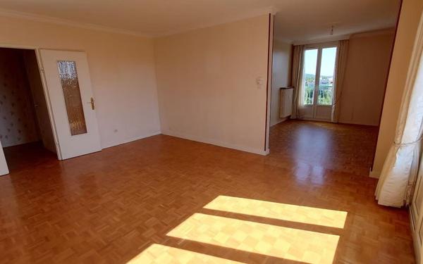 Appartement à louer    3 pièces •  Compiègne