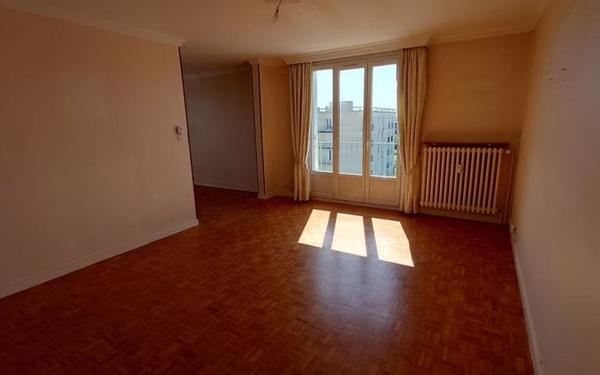 Appartement à louer    3 pièces •  Compiègne