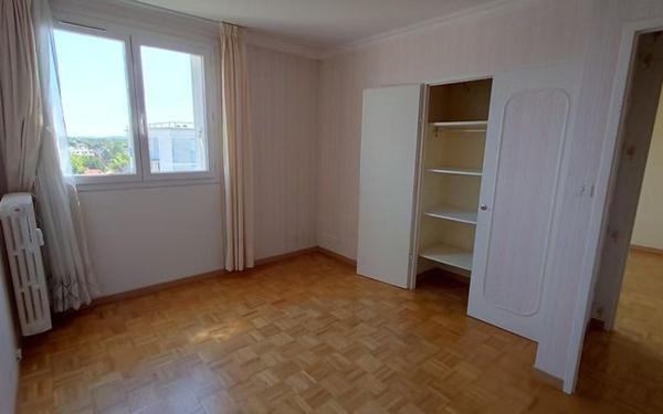 Appartement à louer    3 pièces •  Compiègne