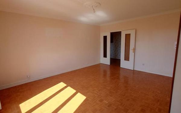 Appartement à louer    3 pièces •  Compiègne