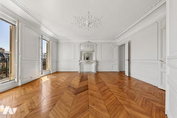 Les Batignolles, Rue de Rome – Superbe appartement de réception au 5ᵉ étage avec balcon filant