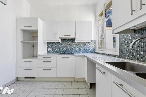 Les Batignolles, Rue de Rome – Superbe appartement de réception au 5ᵉ étage avec balcon filant