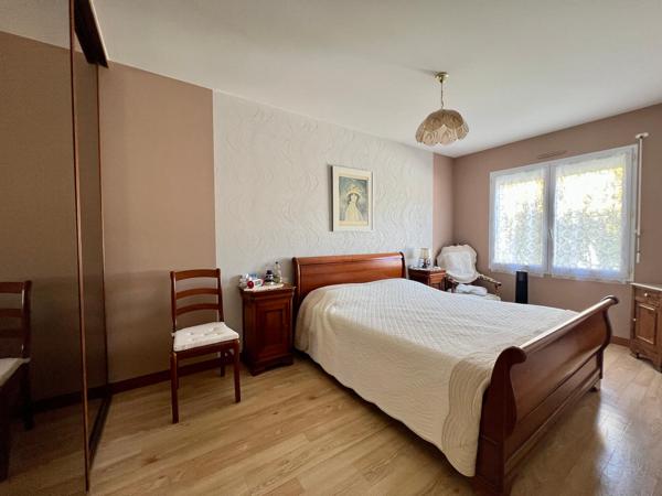 Maison plain-pied 5 pièces 111 m² — La Roche-sur-Yon — impasse au calme, terrain 540 m² piscinable, garage 43 m²
