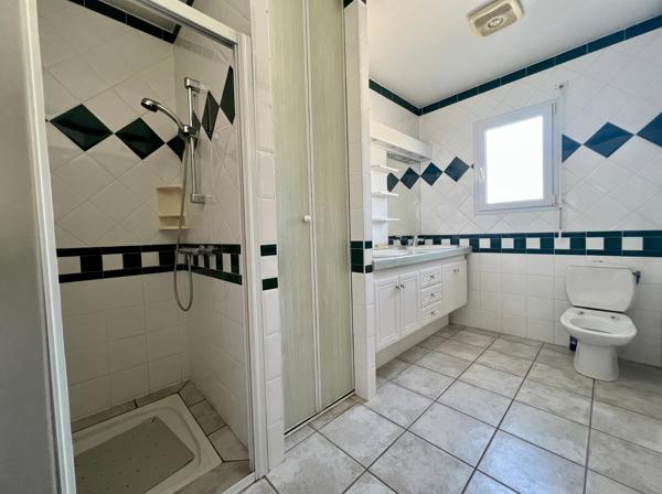 Maison plain-pied 5 pièces 111 m² — La Roche-sur-Yon — impasse au calme, terrain 540 m² piscinable, garage 43 m²