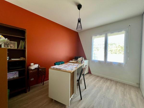 Maison plain-pied 5 pièces 111 m² — La Roche-sur-Yon — impasse au calme, terrain 540 m² piscinable, garage 43 m²