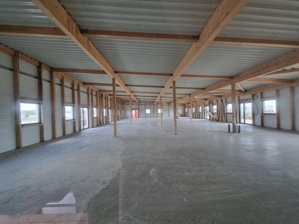 POITIERS SUD SECTEUR CENTRE COMMERCIAL AUCHAN - BUREAUX A LOUER 389M²