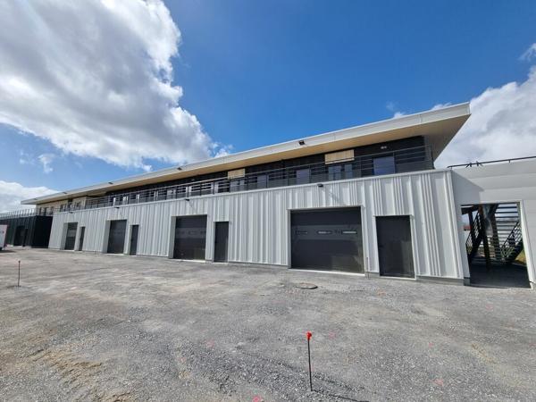 POITIERS SUD SECTEUR CENTRE COMMERCIAL AUCHAN - BUREAUX A LOUER 389M²